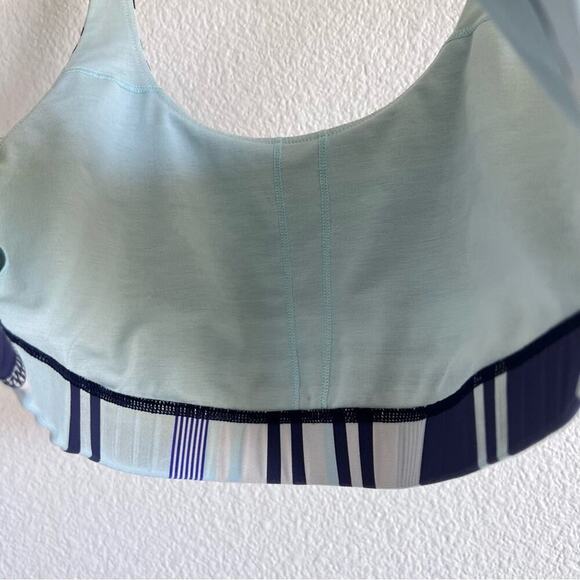 Lululemon Energy Bra Blue Groovy Stripe Nimbus Criss Cross Straps - Picture 5 of 10